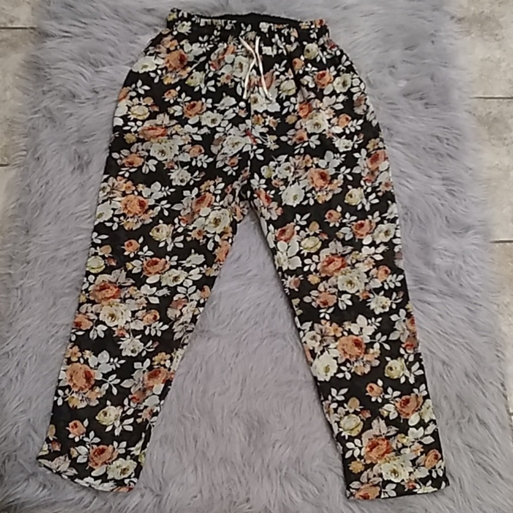 Floral leg pants